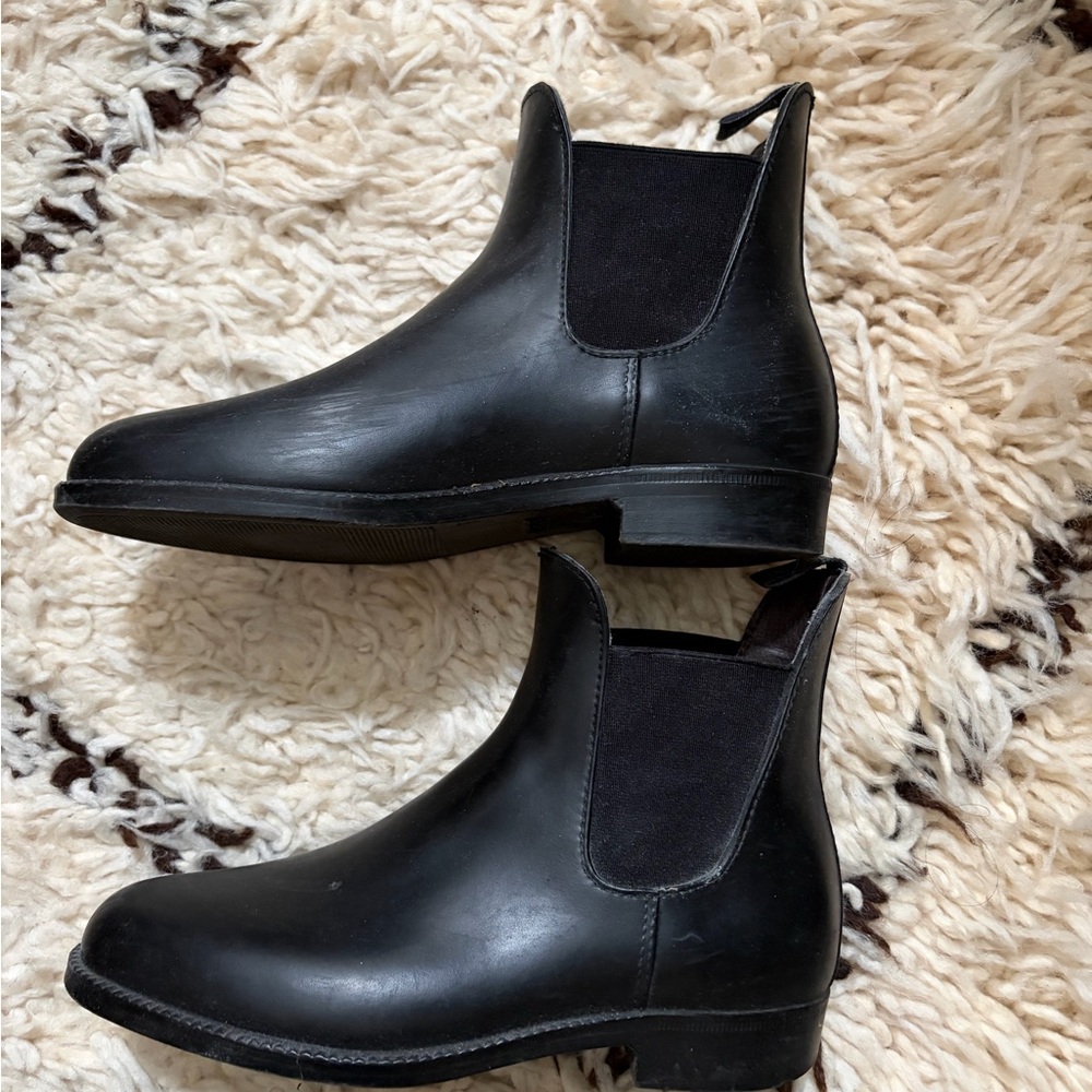 Chic!  Aigle France Chelsea-style rubber rain Boots 7